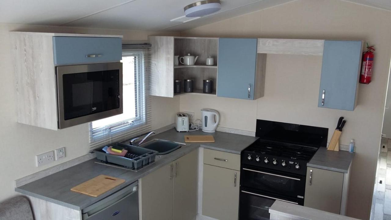 Kingdom Holiday Park - Parrot Millom Extérieur photo